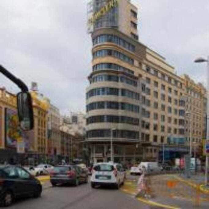 Apartamento Sotano En Gran Via マドリード エクステリア 写真