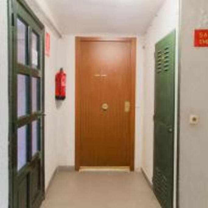 Apartamento Sotano En Gran Via マドリード エクステリア 写真